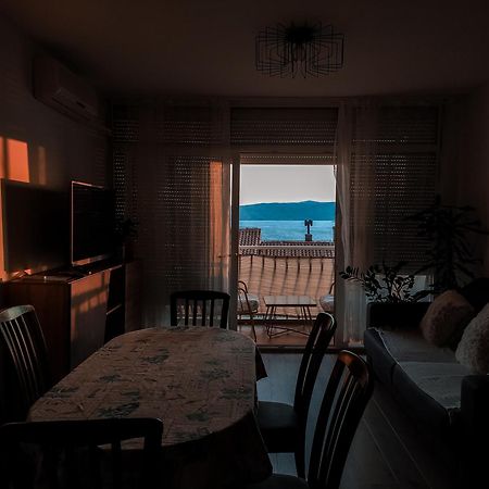 Novouredeni Stan S Balkonom I Pogledom Na More Senj  Exteriér fotografie