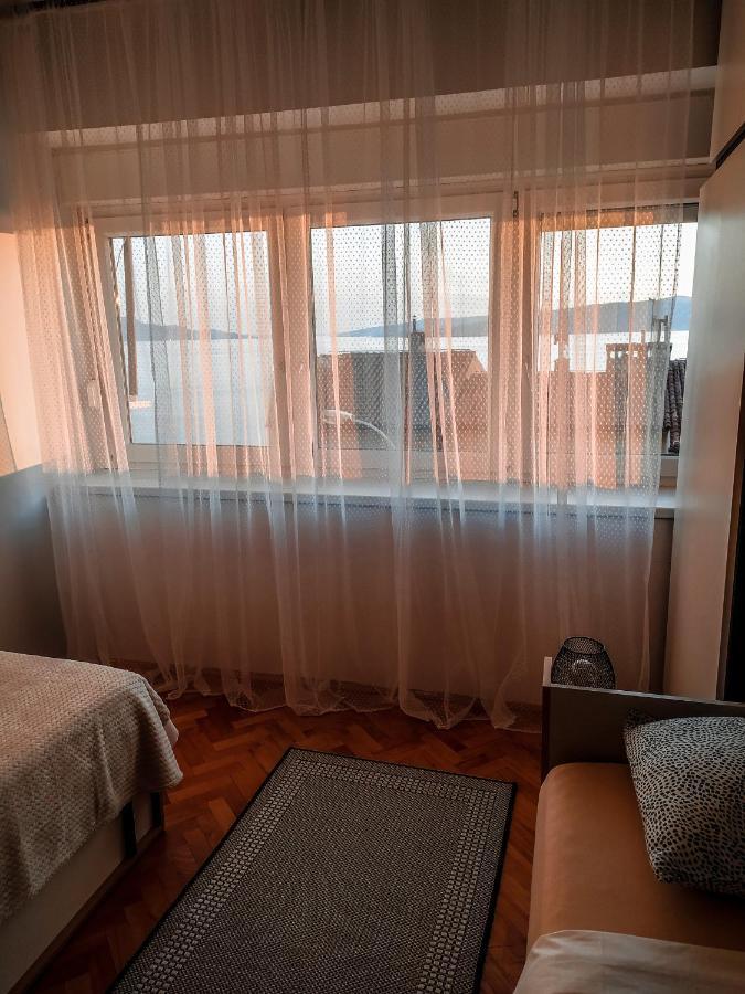 Novouredeni Stan S Balkonom I Pogledom Na More Senj  Exteriér fotografie