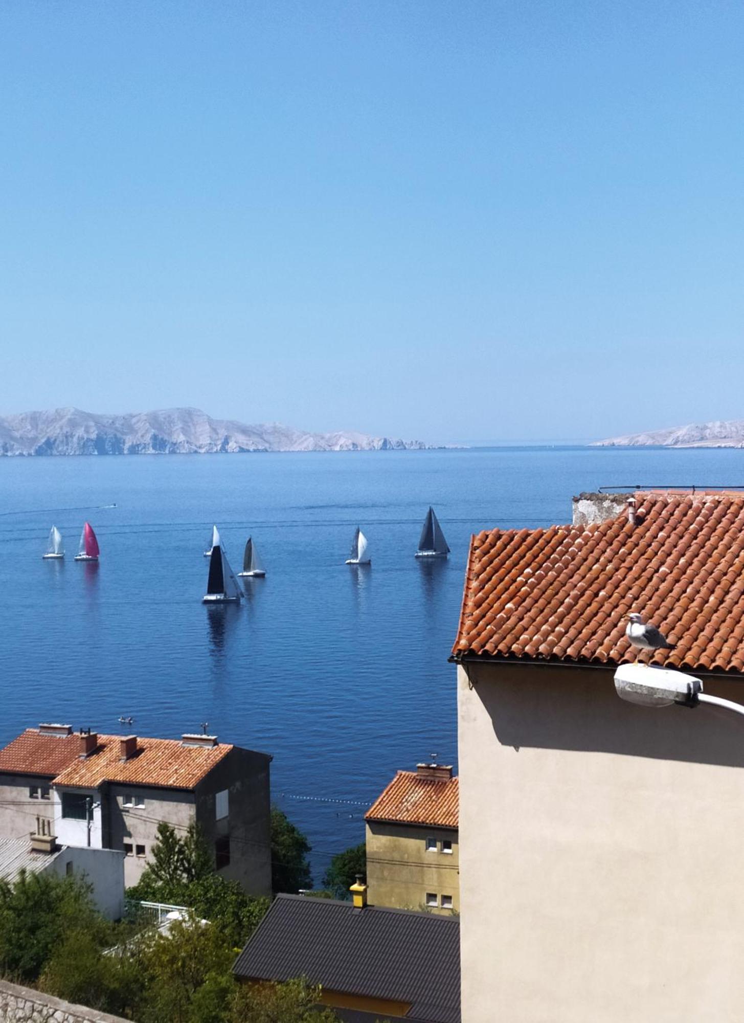 Novouredeni Stan S Balkonom I Pogledom Na More Senj  Exteriér fotografie