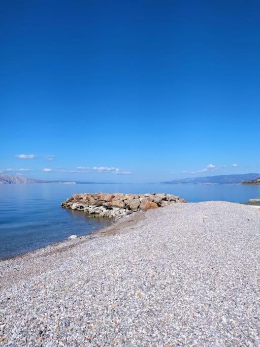 Novouredeni Stan S Balkonom I Pogledom Na More Senj  Exteriér fotografie